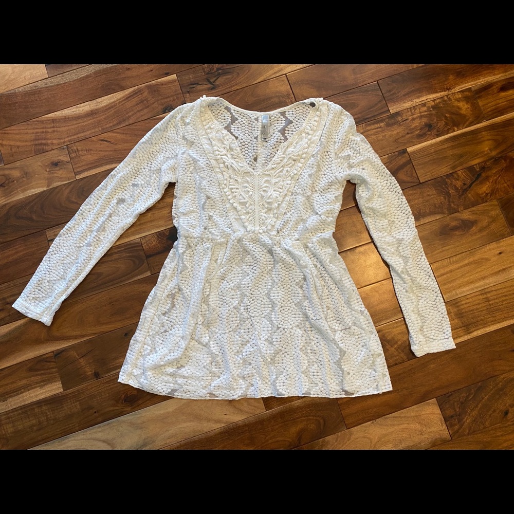 Millia White boutique long sleeve top medium